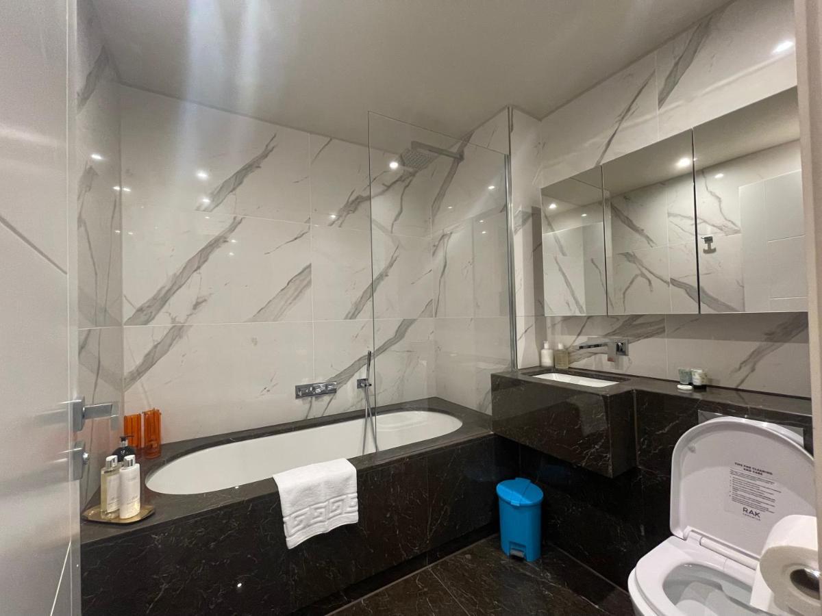 Sophisticated 1Br, 1 Ba Chigwell Designer Flat Chcl F2 Appartement Buitenkant foto